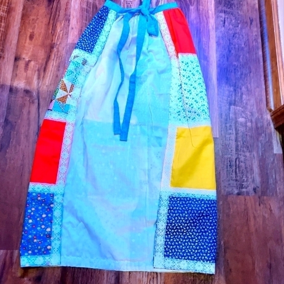 Handmade Patchwork Apron back is solid long length - Picture 7 of 8